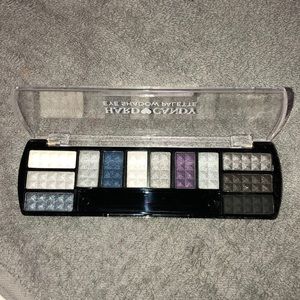3 eyeshadow pallets